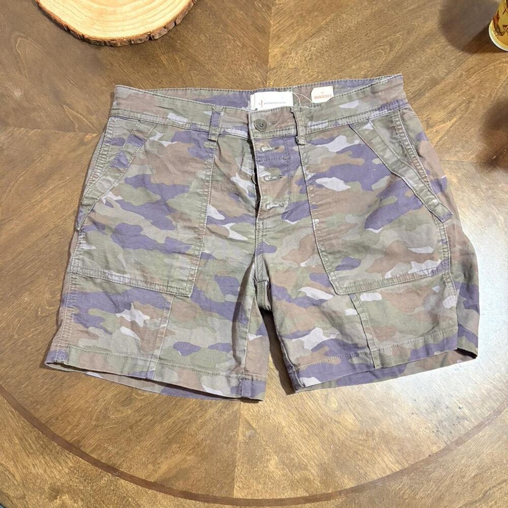 Anthropologie Women's Size 27 Small camo cargo shorts